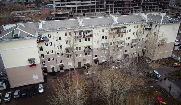 На проспекте имени газеты «Красноярский рабочий» отремонтировали фасады четырех сталинок
