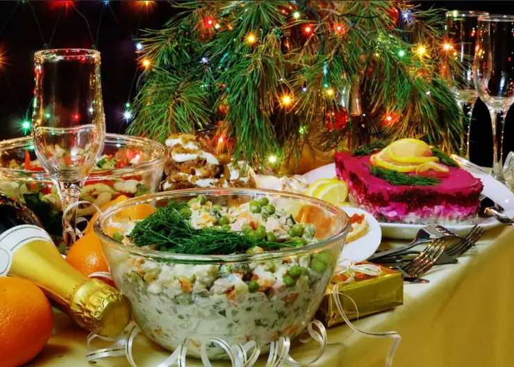 Новогодние украшения: 5 очаровательных мышек для салатов и закусок (фото)