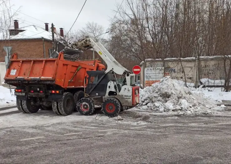 Дорожники рассказали об уборке улиц Красноярска от снега и наледи