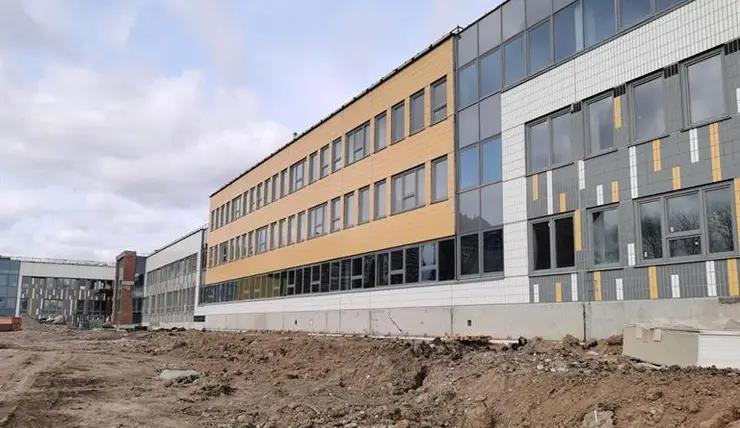 В Красноярске в новую школу на Бугаче начался набор персонала