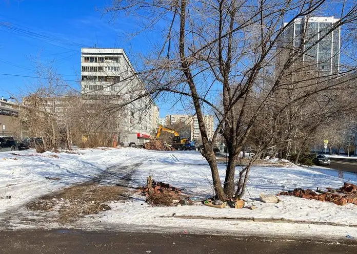 В Красноярске на месте автомобильной стоянки на Ладо Кецховели появится сквер