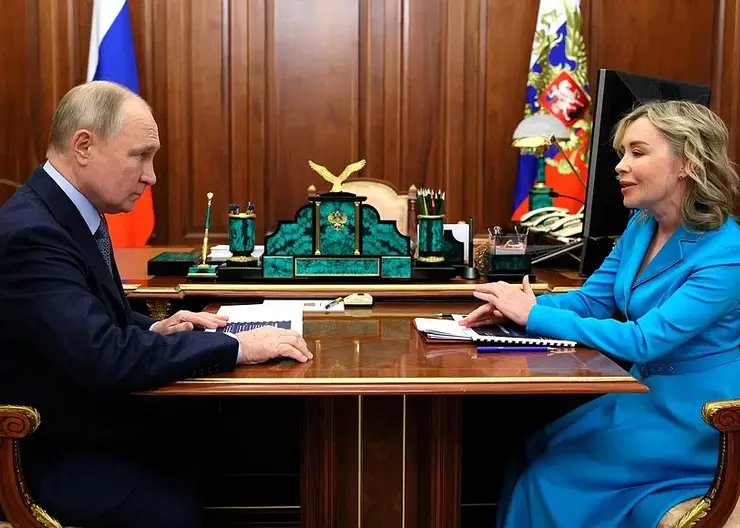 Президенту Владимиру Путину рассказали о спасенных на севере Красноярского края белых медведях