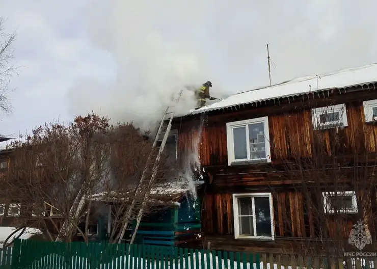 На севере Красноярского края горел многоквартирный дом