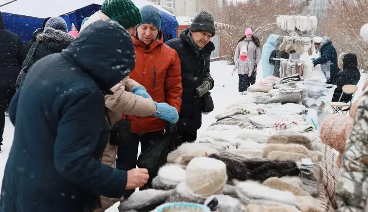 Восемь продовольственных базаров прошли в Свердловском районе с начала года