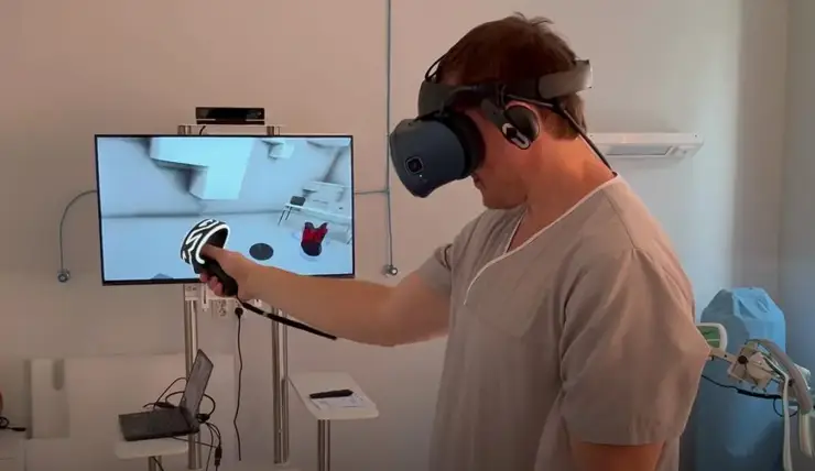 Для реабилитации бойцов СВО из Красноярска купили шлемы виртуальной реальности