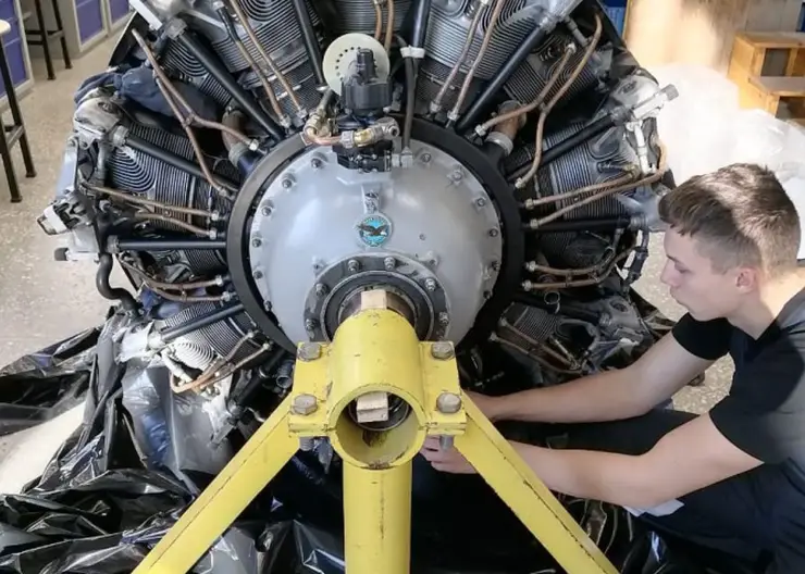 У легендарного самолёта «Борт Тюрикова» Дуглас С-47 полностью отреставрировали один из двигателей