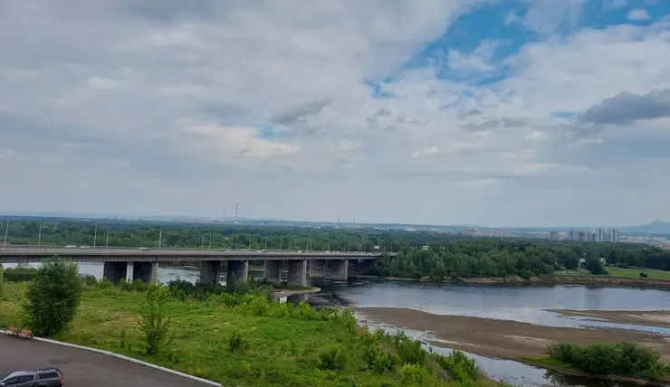 В Красноярске 15 июля на весь день запретят остановку и стоянку на Октябрьском мосту