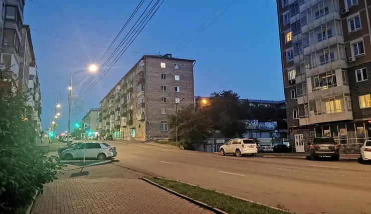 На семи улицах Красноярска заработало новое освещение