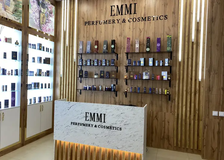 В ТРЦ «Планета» в Красноярске открылся парфюмерный магазин EMMI
