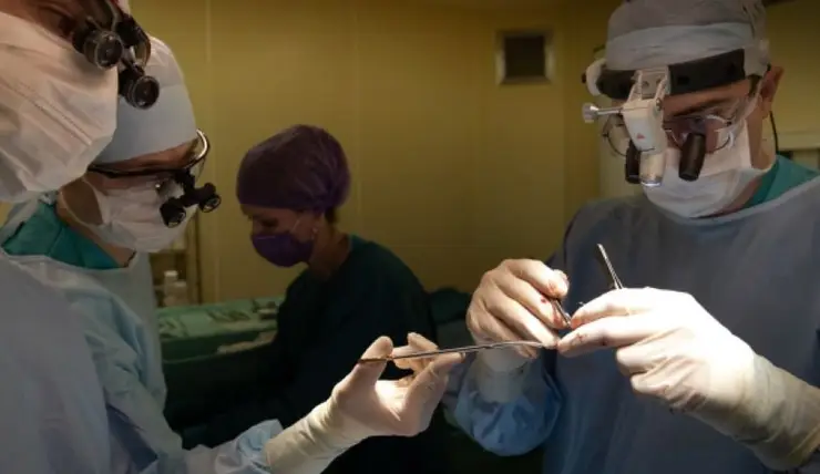 Красноярские врачи удалили огромную опухоль сердца у 10-летней девочки