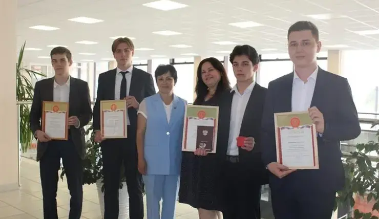 Школы Красноярска в этом году окончили 648 медалистов