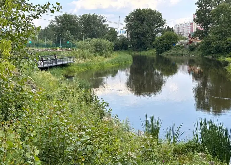 В Красноярске завершается первый этап благоустройства набережной с тремя озерами