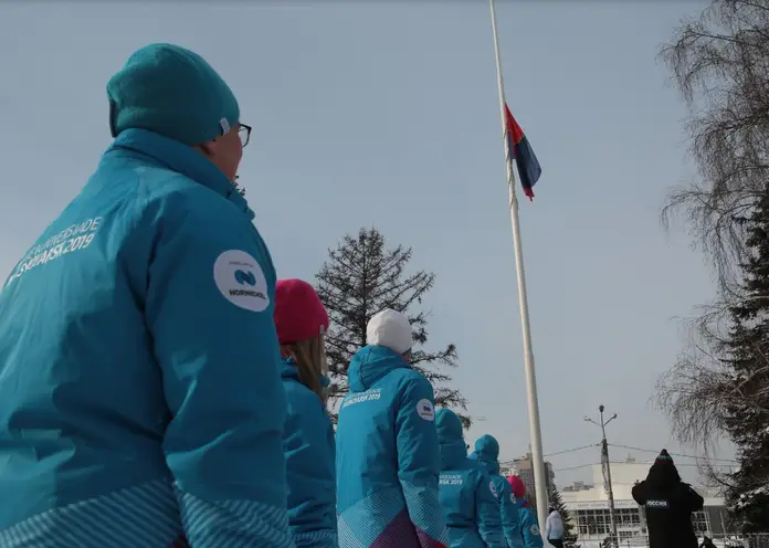 В годовщину Универсиады-2019 в Красноярске торжественно подняли флаг города