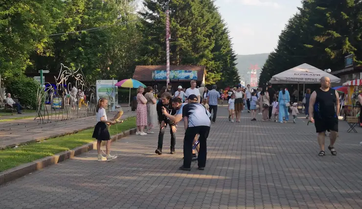 В Красноярске выдали предостережения уличным фотографам с животными