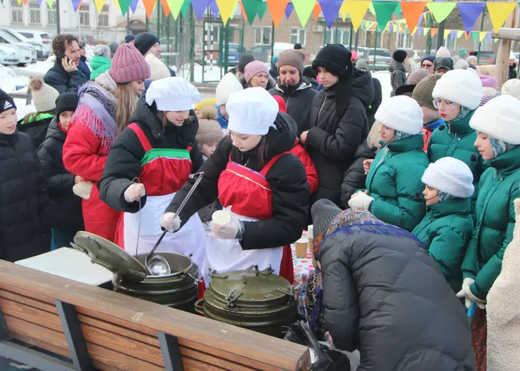 В Железнодорожном районе Красноярска прошёл масленичный разгуляй