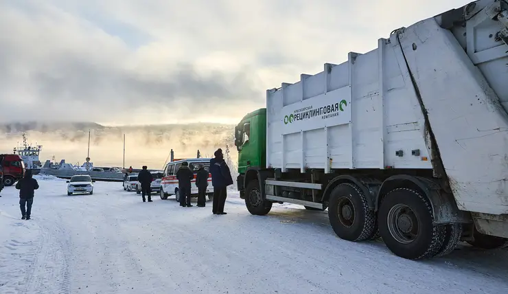 «Красноярская рециклинговая компания» снова будет вывозить мусор из труднодоступных поселков правого берега Енисея