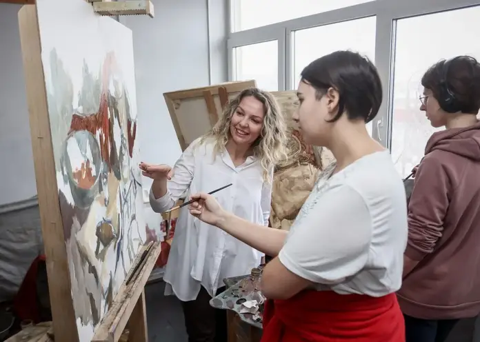 Преподаватель Красноярского художественного училища имени Василия Сурикова рассказала, как любовь к изобразительному искусству может стать профессией