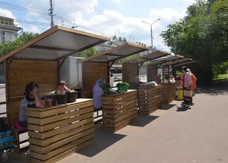 В Ленинском районе Красноярска открыл​и новые торговые ряды для дачников