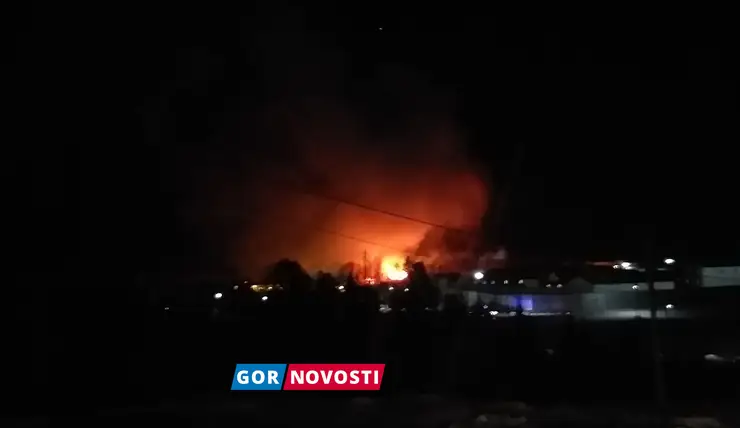 В селе под Красноярском ликвидировали открытое горение на территории колонии спустя восемь часов