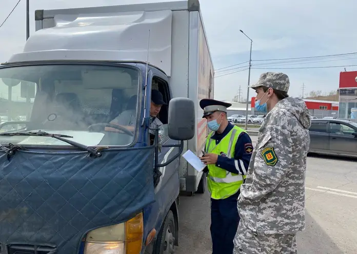 В Красноярском крае начали проверять грузовики