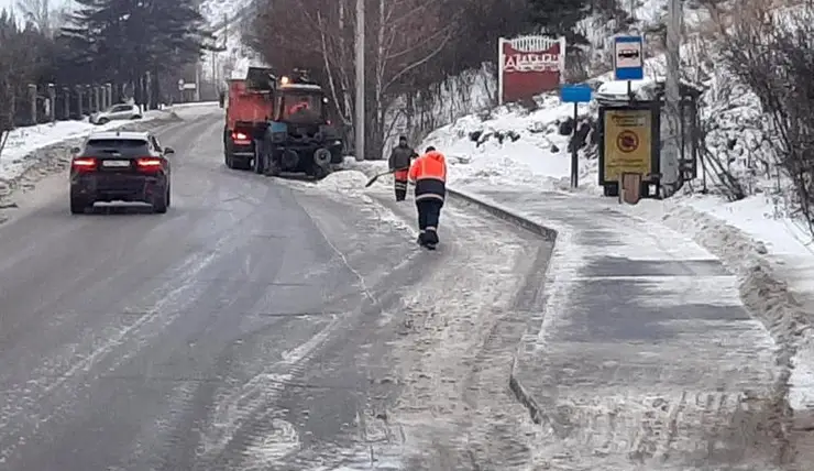 В Красноярске за новогодние каникулы вывезли 5 тысяч КАМАЗов снега