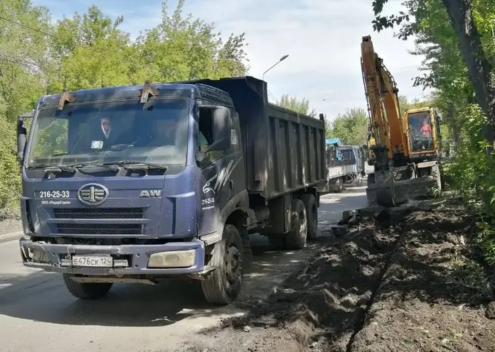 В Красноярске ремонтируют улицу Грунтовую