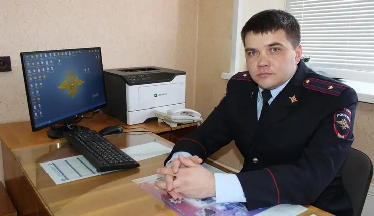 В Зеленогорске полицейский спас пенсионерку от мошенников
