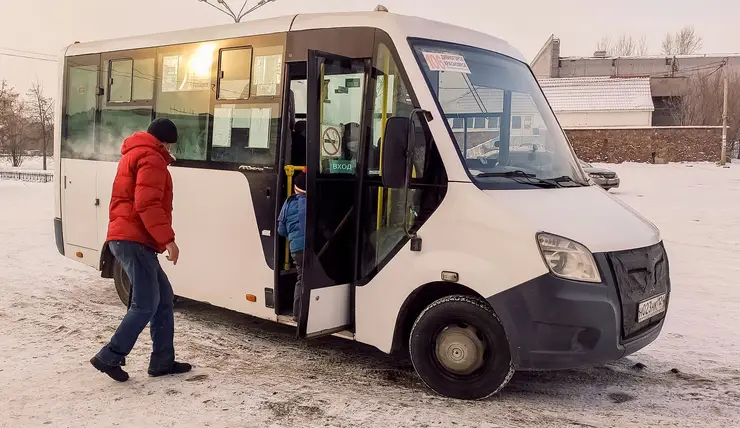 В Красноярске перевозчик дачного маршрута отказывается возить пенсионеров с социальными картами