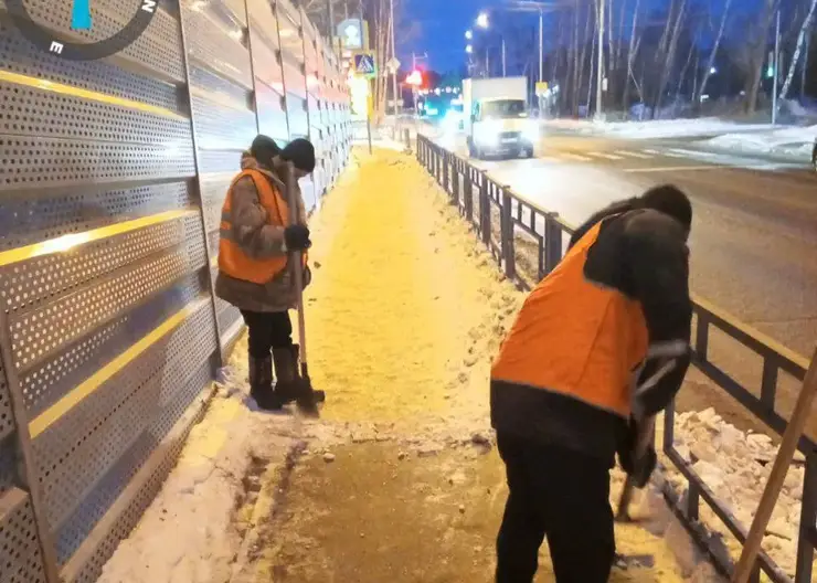 Ночью 26 января более 190 спецмашин убирали улицы Красноярска от снега
