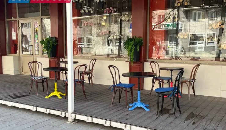 В Красноярске около ресторанов начали открывать летние террасы