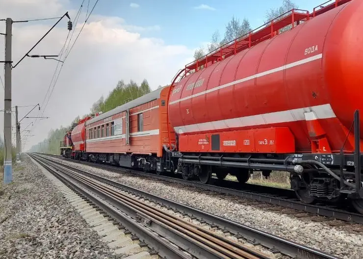 Пожарный поезд КрасЖД спас от пожара поселок Табагашет Красноярского края