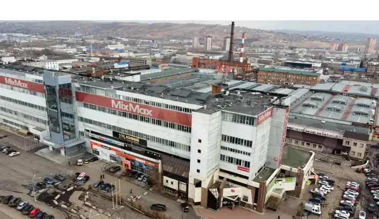 В Красноярске за 125 млн рублей продают здание ТЦ Bazzar на Телевизорной
