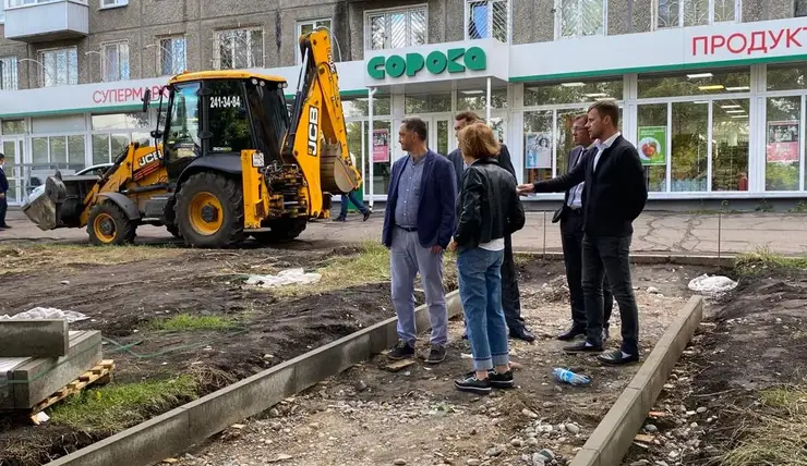 В Красноярске проверили ход ремонта улицы Одесской