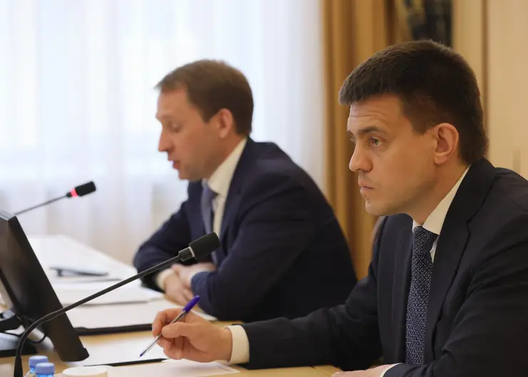 В Красноярске министр экологии Александр Козлов обсудил качество воздуха с врио губернатора Михаилом Котюковым