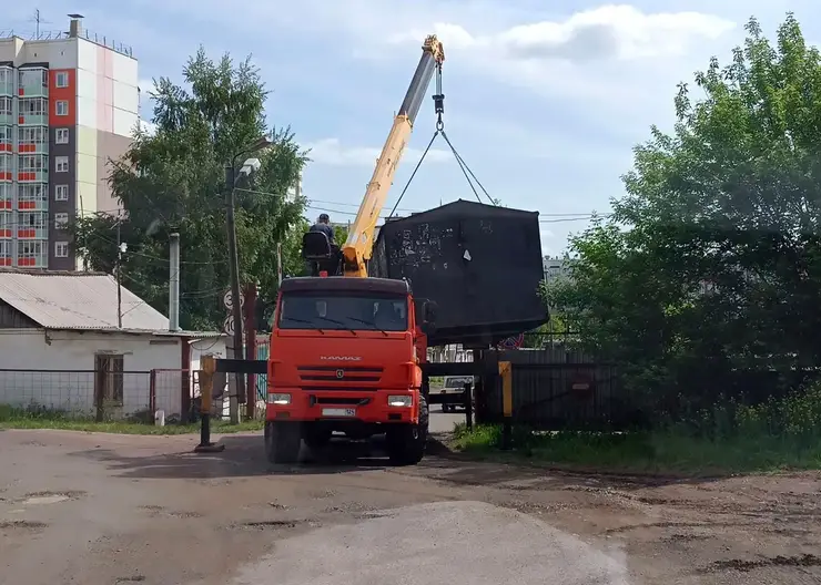 В Центральном районе Красноярска демонтируют незаконные гаражи, кафе и павильоны