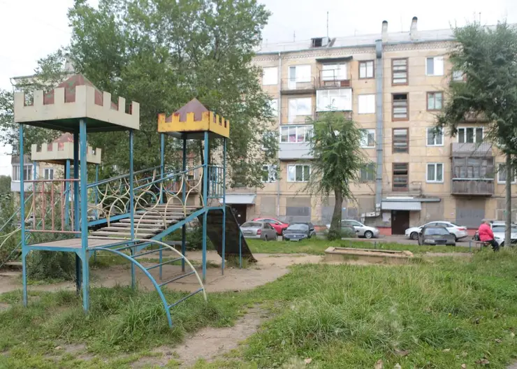 Бесхозные дворы в Красноярске не подлежат ремонту