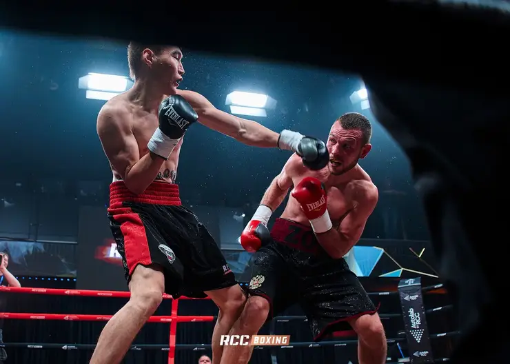 Красноярец Никита Зонь одержал победу в турнире по профессиональному боксу