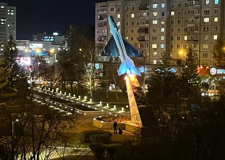 В красноярском сквере Авиаторов появилась имитация взлётной полосы