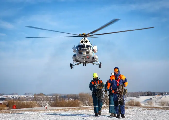 На Таймыре аварийно сел вертолет МИ-8 с 11 пассажирами на борту