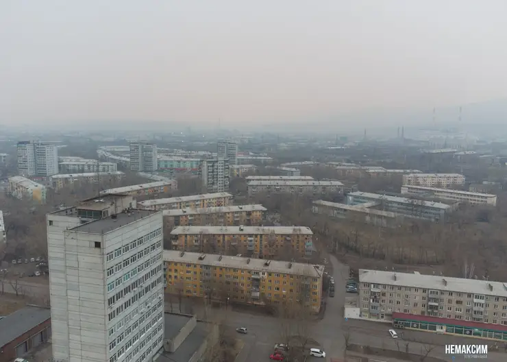 Красноярск затянуло дымкой от пожаров