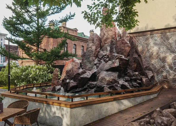В Красноярске в сквере Пушкина включат фонтан и установят кафе