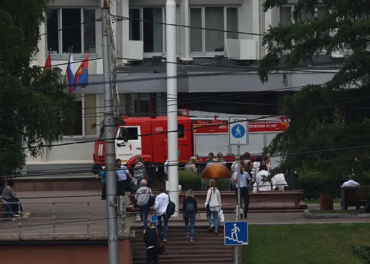 Возгорание на верхних этажах мэрии в Красноярске потушили