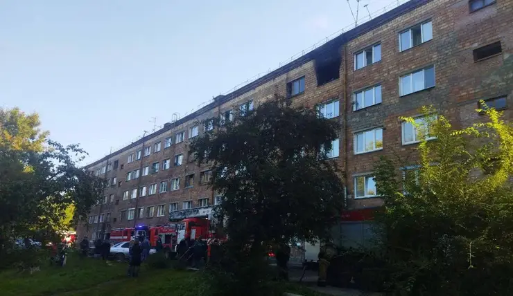 В Красноярске во время утреннего пожара в общежитии погибли 2 человека