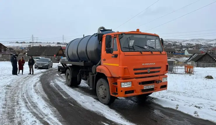 До 50 тысяч рублей заплатит водитель ассенизаторской машины за слив жидких бытовых отходов в Красноярске
