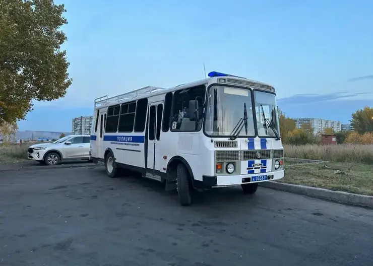 В Красноярске полицейские провели профилактический рейд в микрорайоне Солнечном