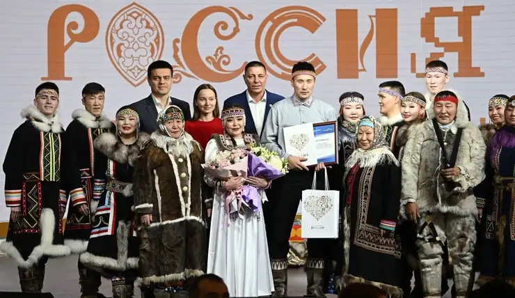 Две северные свадьбы состоялись 18 ноября на выставке «Россия» в День Красноярского края