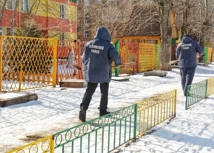 В Красноярске  мобильная бригада Ленинского района убрала 7,5 тысячи незаконных рекламных объявлений