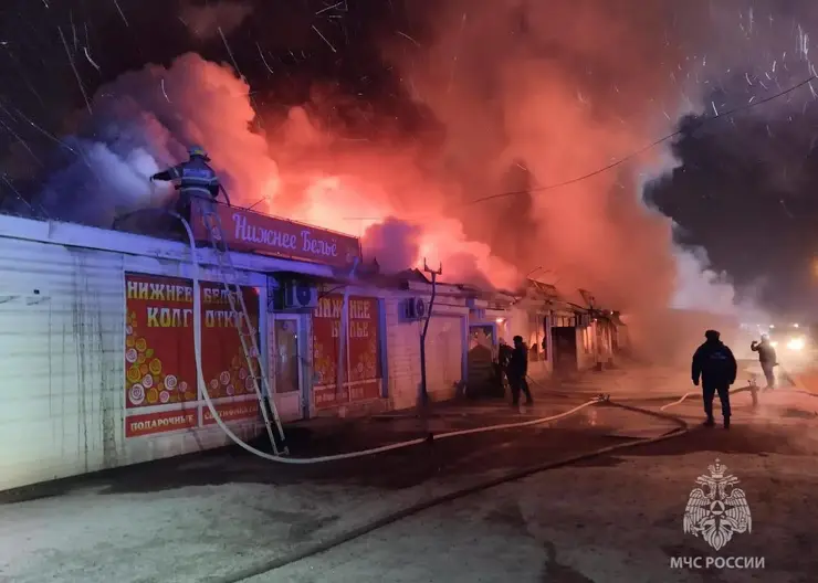 В Красноярском крае сгорели 16 павильонов на 1 200 квадратных метрах