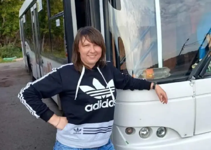 В Красноярске экипаж автобуса № 85 помог упавшей в обморок девочке