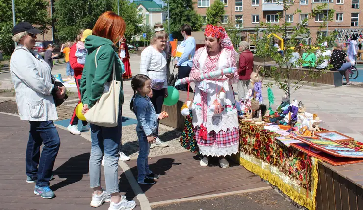 Красноярцы вспомнили героев фольклора и продегустировали пряники